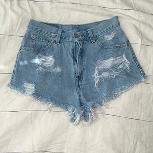 VINTAGE LEVI JEAN SHORTS
